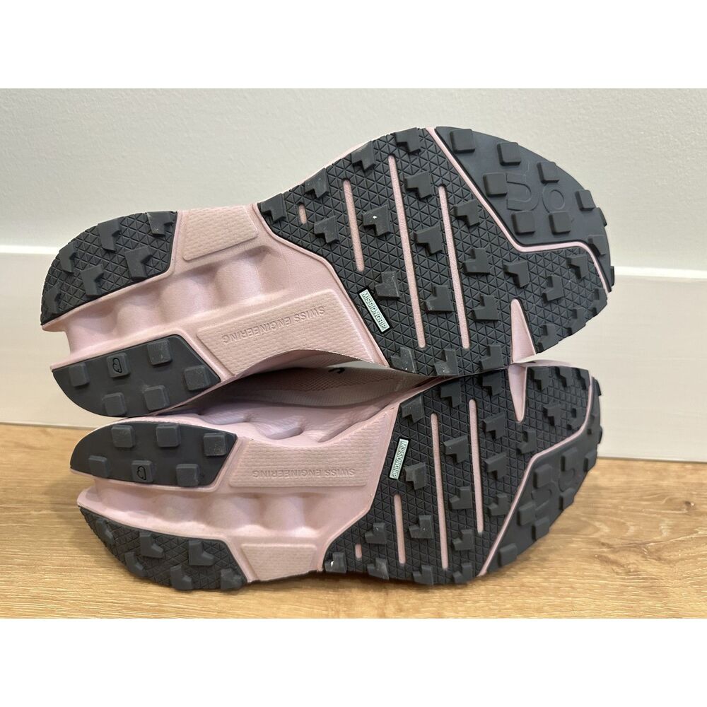 Women's On CloudSurfer Trail Running Shoes Silver/Mauve Size 9.5 GUC! - Picture 9 of 9